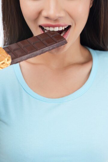 Tips for navigating the world of chocolate with braces