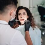 Choosing the Right Dentist: Factors to Consider for Optimal Oral Health