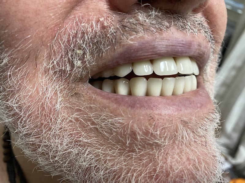 212 Smiling Cosmetic Dentistry