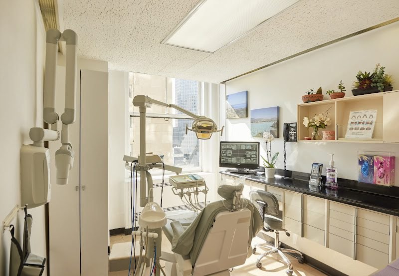 Anthony Lambrakos, DDS