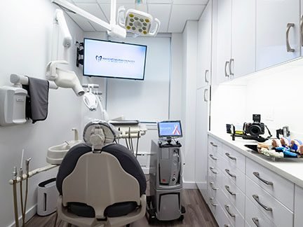 Contemporary Dental Implant Centre 3