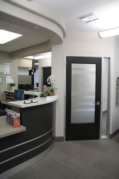 Dr. Lam Chittaphong D.D.S., Scripps Mesa Endodontics