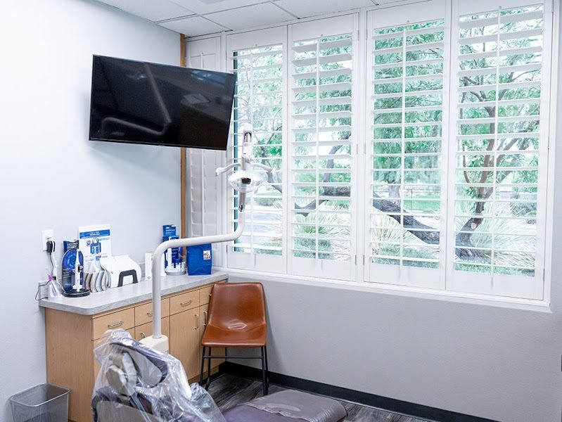 Dr. Pete N. Mellas, DMD 4