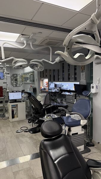 Dunhuang Periodontics & Dental Implants 3