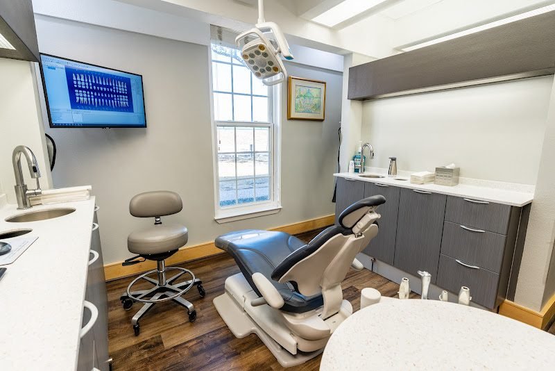 H.M. Lee, D.D.S., M.S. 2