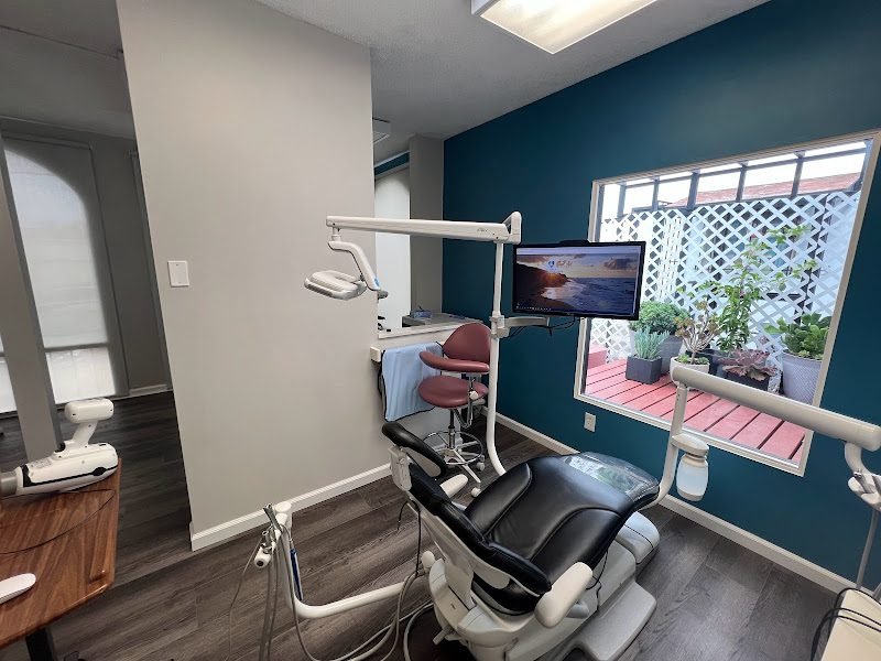 La Jolla Dental Implants & Periodontics