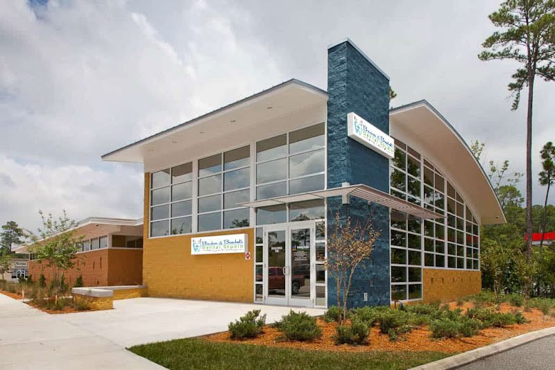 Brushes and Brackets Dental Studio