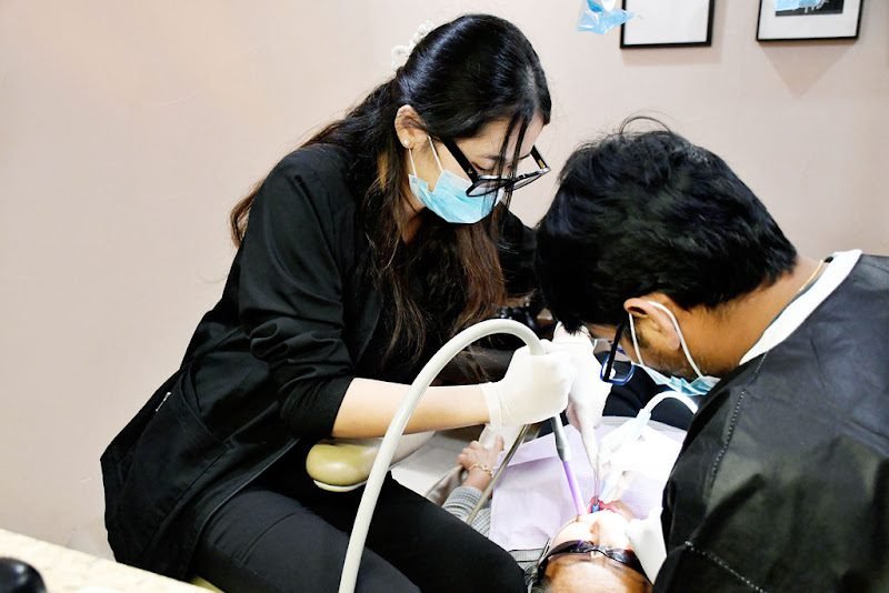 Dr. Enrique Cruz, DDS, MSD