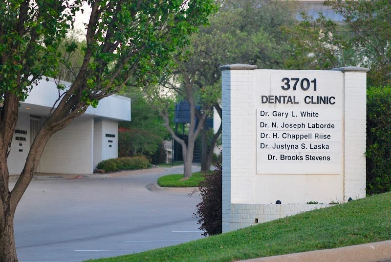 Fort Worth Periodontics & Dental Implants 2