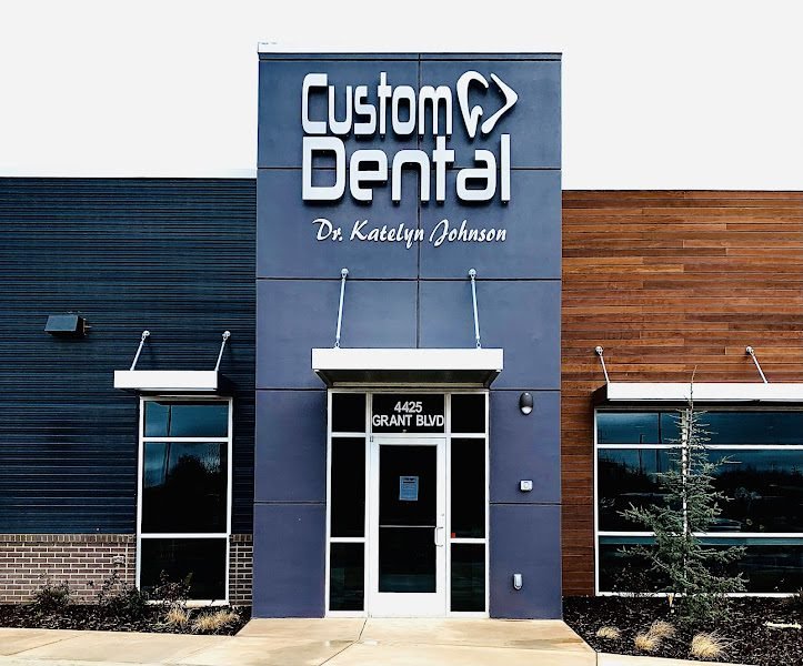 Custom Dental of Yukon