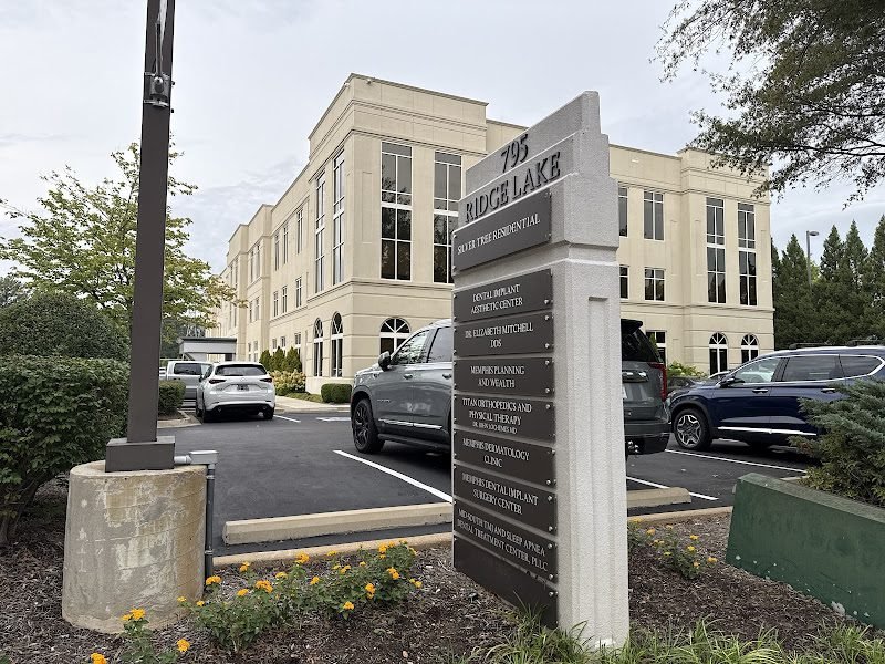 Dental Implant Aesthetic Center