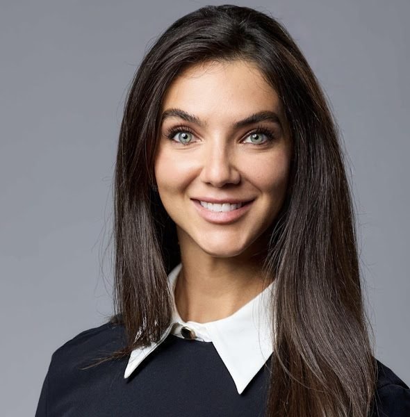 Dr. Ashley Amini-Sami | Board-Certified Prosthodontist 2