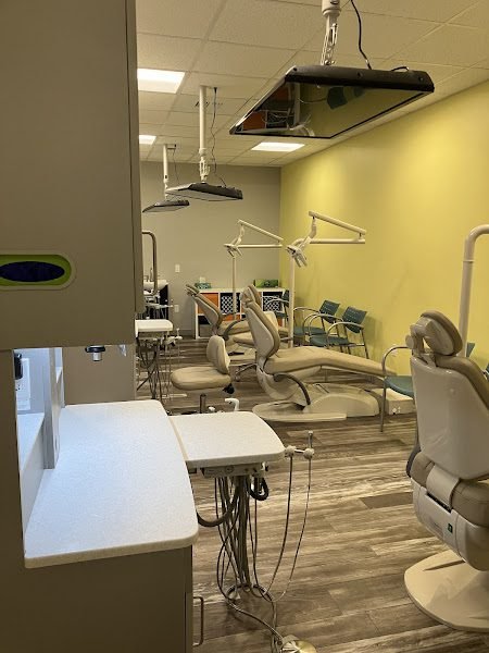 Floss and Gloss Kids Dentistry - Shoreline