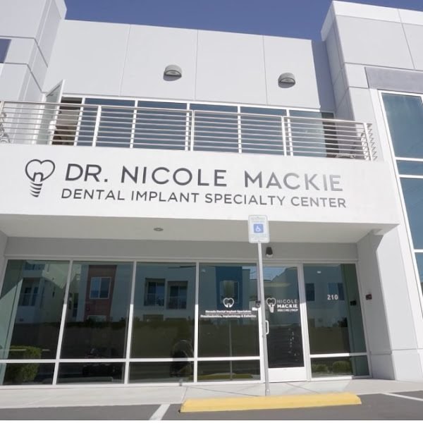 Reveal Smiles™ By Dr. Nicole Mackie