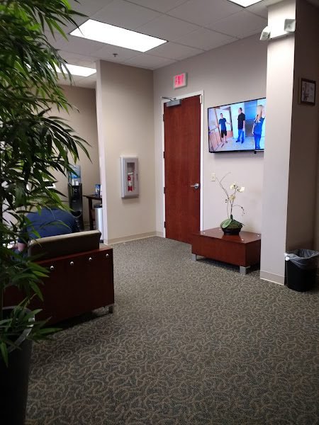 Dr Phillips Periodontics & Implants: Lee Christopher DMD