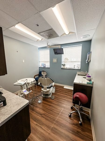 Dr. Clifford W. Vanblarcom, DDS