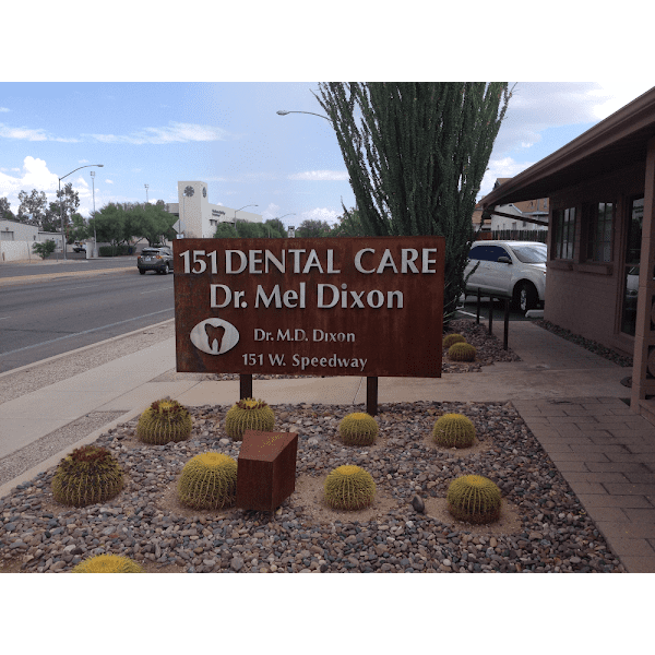 Dr. Melvin M. Dixon, DDS