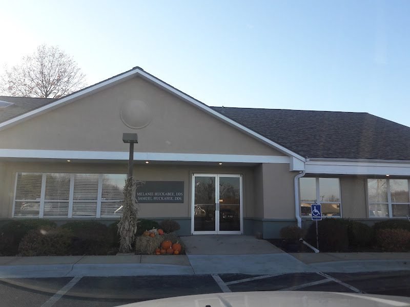 Huckabee & Huckabee Family Dentistry