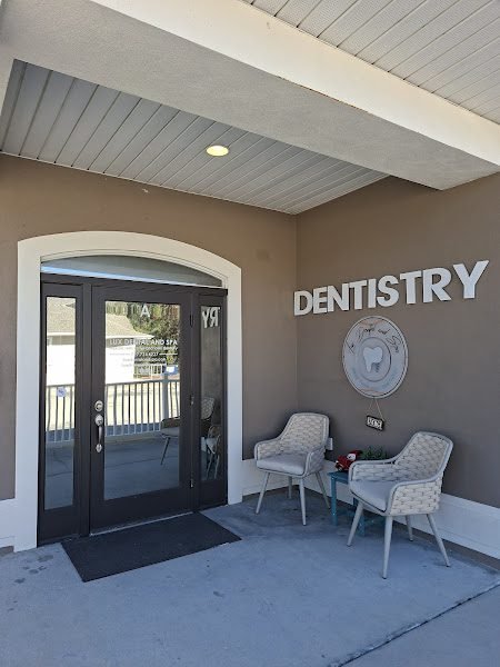Lux Dental and Spa at Palm Harbor