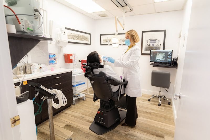 Mariana Velazquez, DDS