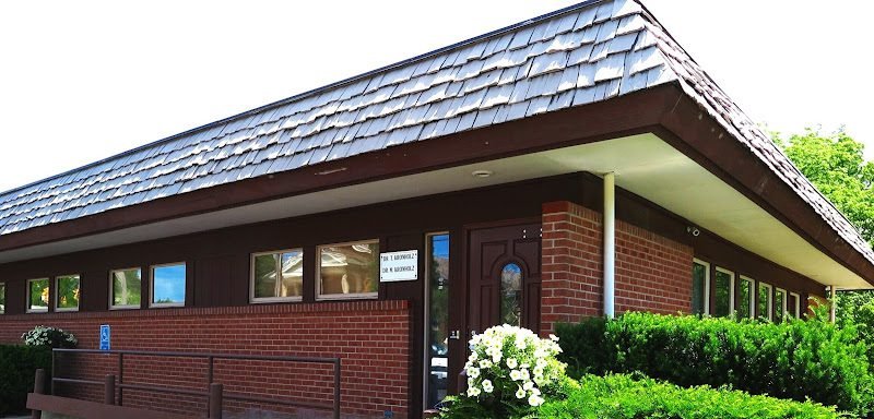 Melissa A Kronholz DDS INC: Thomas J Kronholz DDS