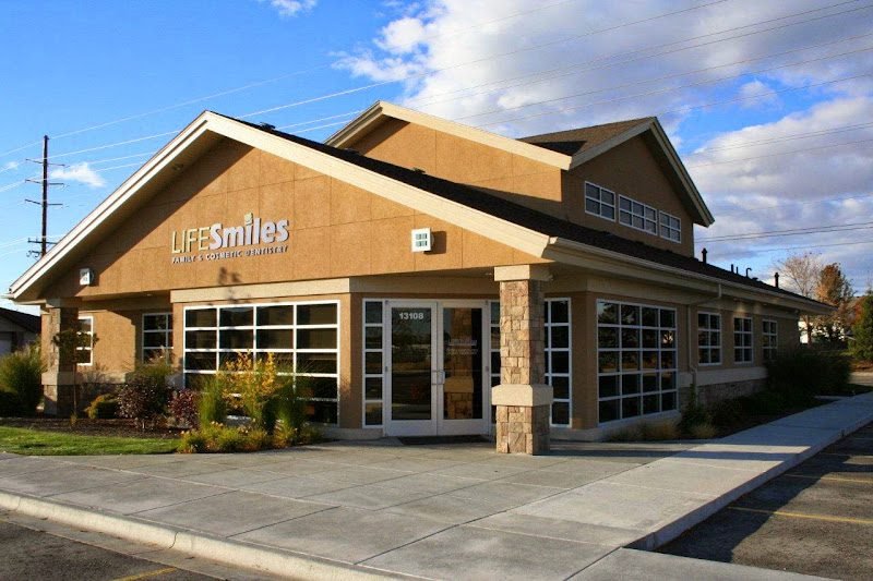 LIFESmiles Laser and Cosmetic Dentistry 2