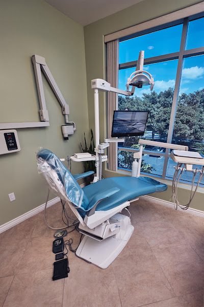 True Smile Dentistry - Dr. Elise M. Pham 2